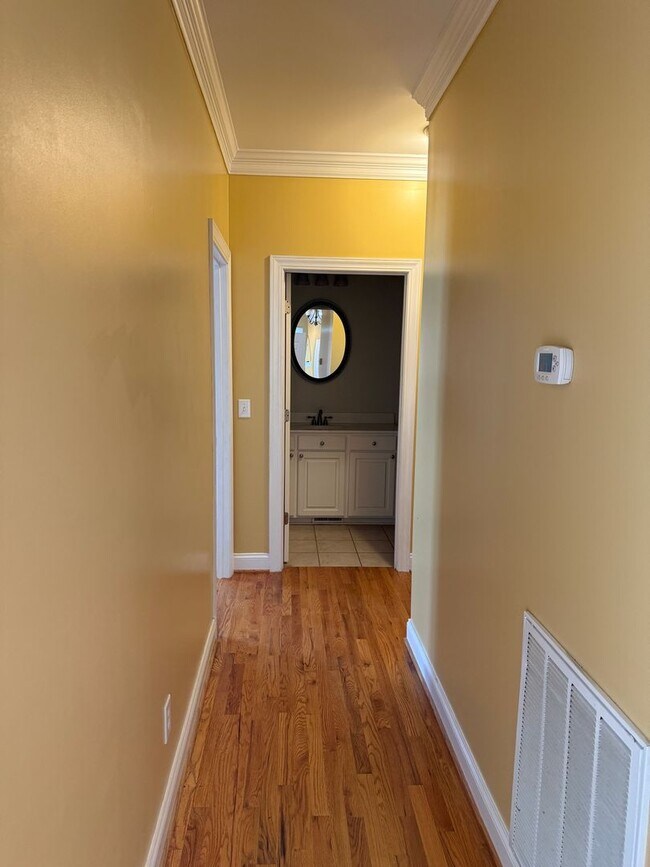 Building Photo - Lexington