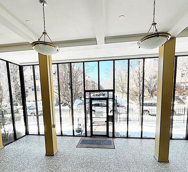 Building Photo - 40 Owen St