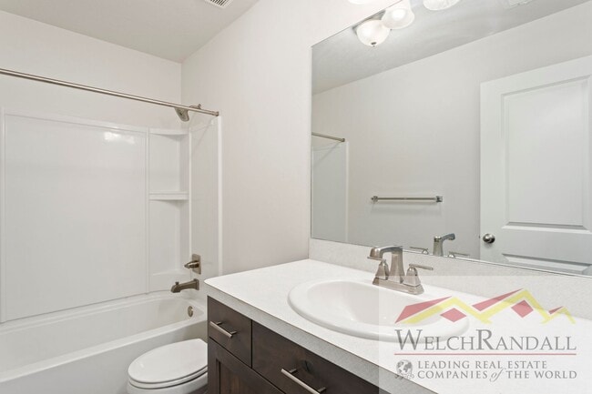 Building Photo - 3 Bedroom Townhome available in North Salt Lake!