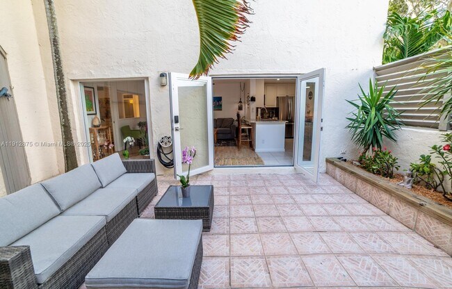 Building Photo - 1605 S US Hwy 1