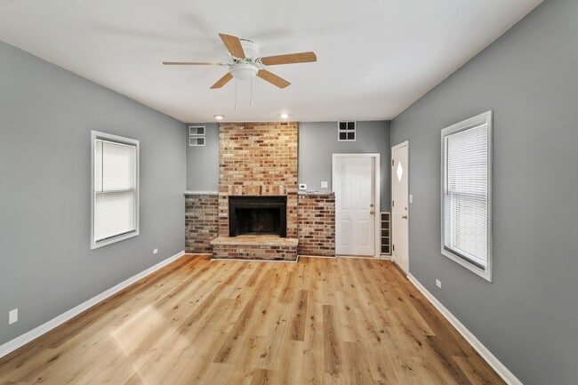 Building Photo - 14500 Sawyer Ave