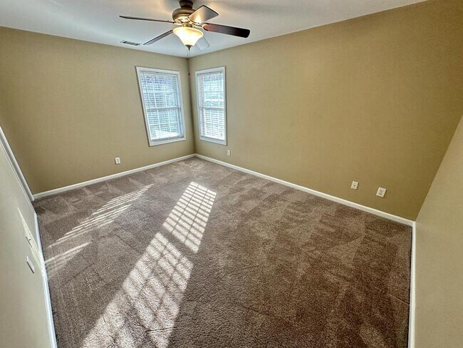 Building Photo - 224 Calli Ct