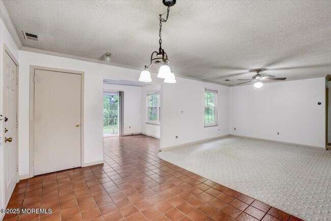 Building Photo - 5 Portland Ct