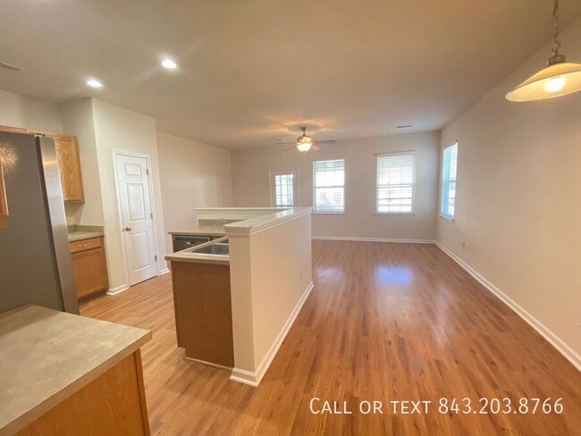 Building Photo - Available Now! Explore this Spacious 3-bed...