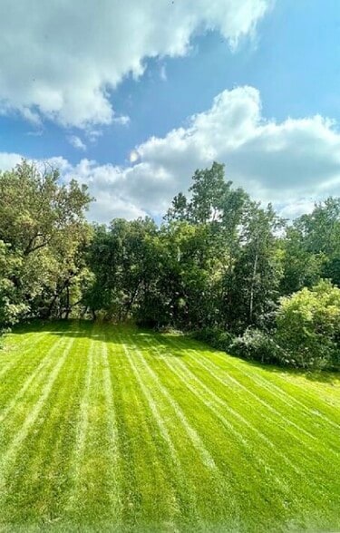 Building Photo - 525 Fairbrook St