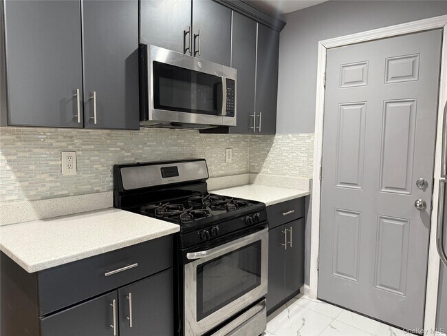 Building Photo - 114-60 226th St