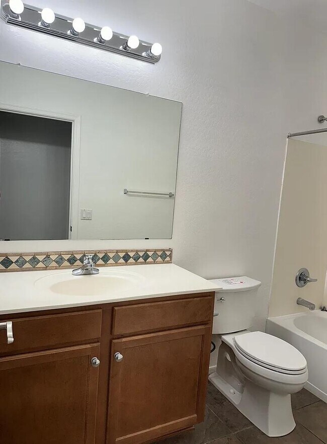 Building Photo - 7706 S 24th Dr