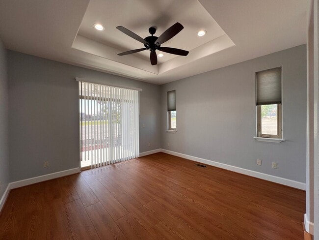 Building Photo - FANTASTIC 2 STORY HOME, 3 bedroom, 2.5 bat...