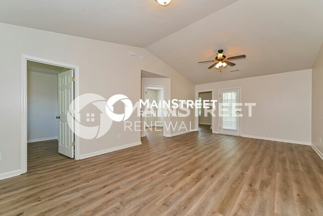 Building Photo - 4 Bedroom Pet-Friendly Home in POWELL, TN with Main Street Renewal