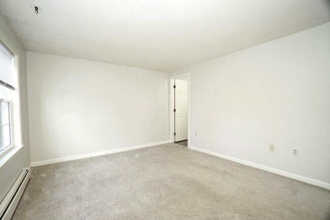 Building Photo - 50 Brookside Dr