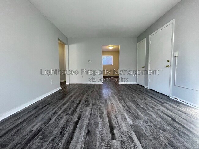 Building Photo - 3215 Marshall Ave SE