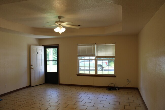 Building Photo - 240 E Holly St