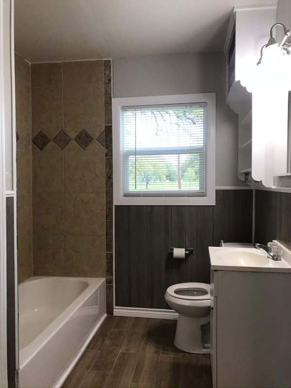 Building Photo - 2129 W Lotus Ave