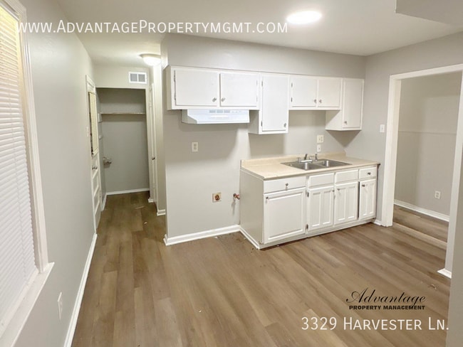 Building Photo - 3329 Harvester Ln
