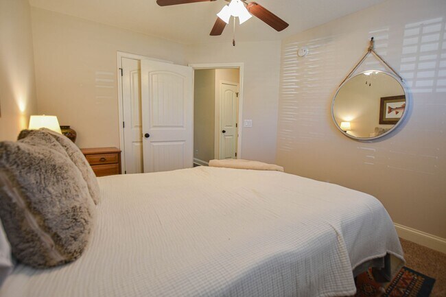 Building Photo - Pet Friendly Three Bedroom with Bonus!