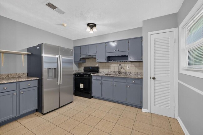 Building Photo - 4905 Annistown Rd