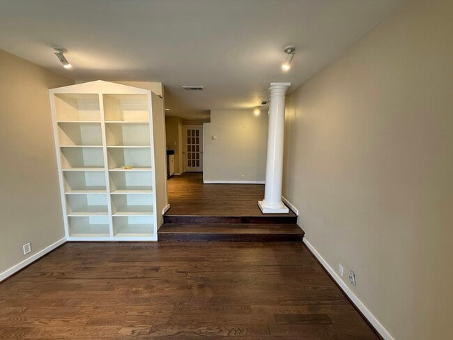 Building Photo - 4241 Buena Vista St