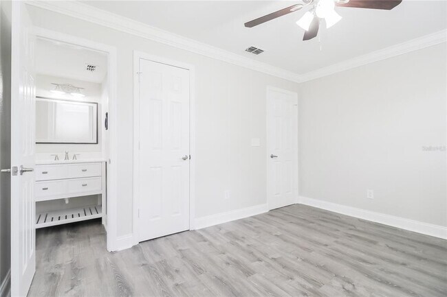 Building Photo - 505 E Palmetto Ave