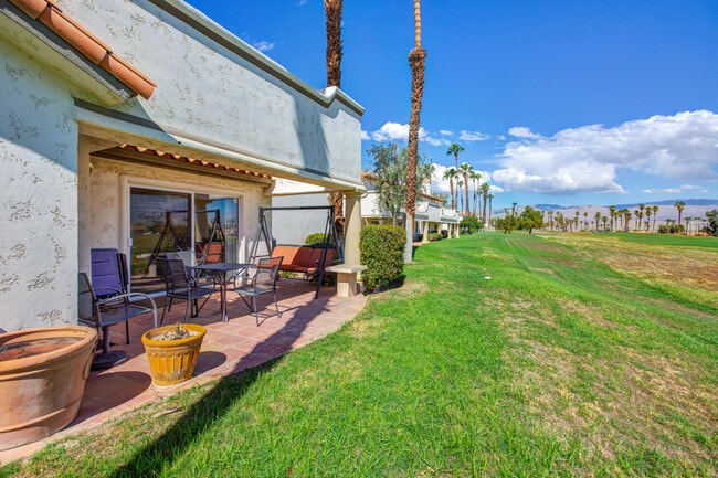 Building Photo - 709 Vista Lago Cir N