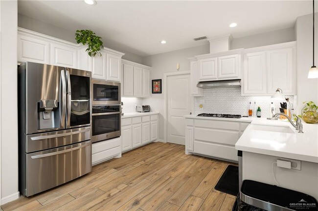 Building Photo - 28 Escondido Pass