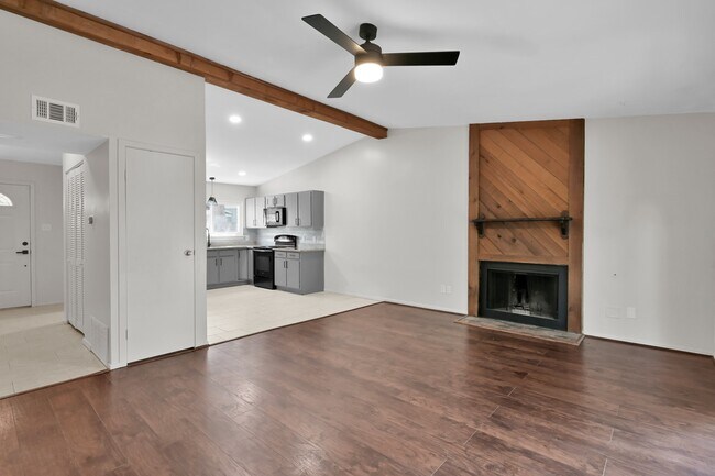 Building Photo - 21 Gambrel Oak Pl