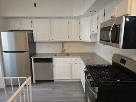 Building Photo - 2848 S 11th St