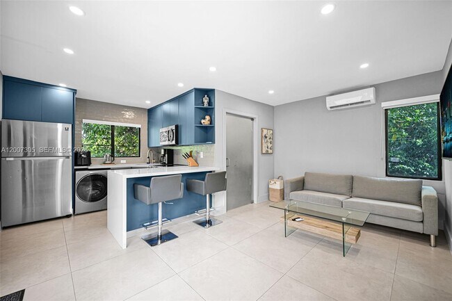 Building Photo - 145 NE 49th St