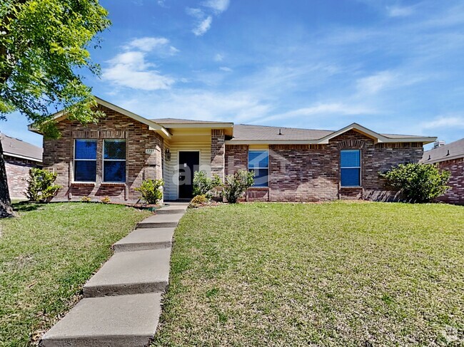 Building Photo - 1755 Cliffbrook Dr
