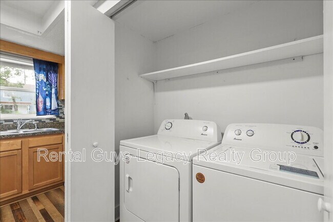 Building Photo - 11406 Bedford Oaks Dr