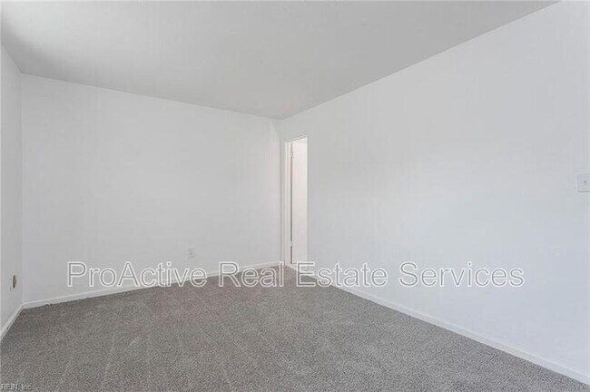 Building Photo - 5684 Campus Dr