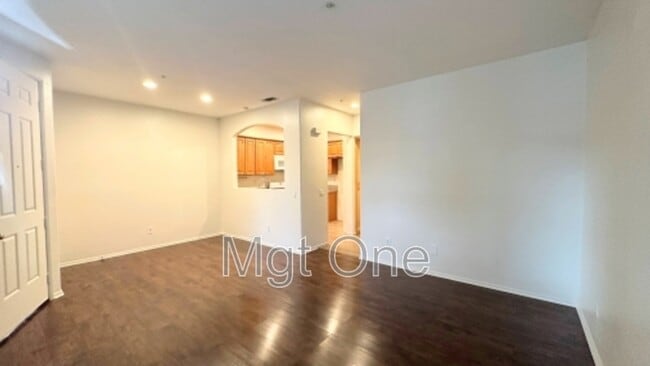 Building Photo - 5 Emory