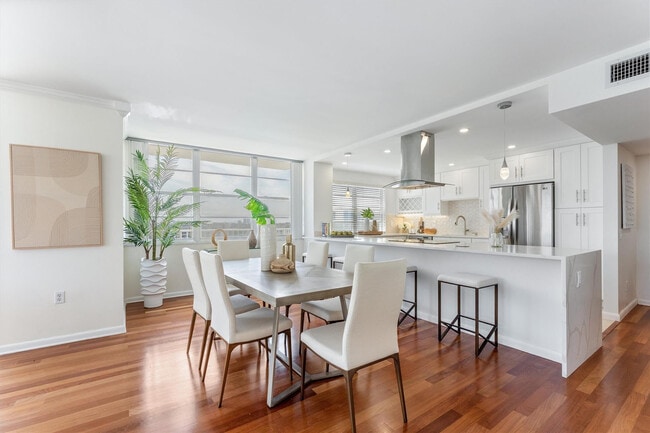 Building Photo - 2851 NE 183rd St