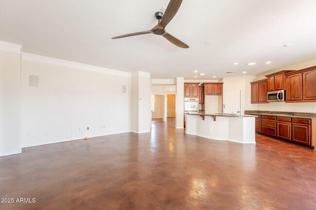 Building Photo - 888 S 165th Ln