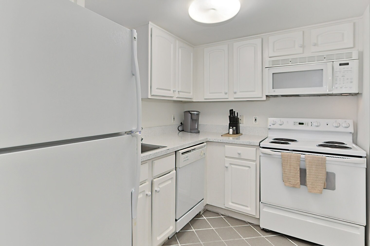 Building Photo - 400 8th St NW