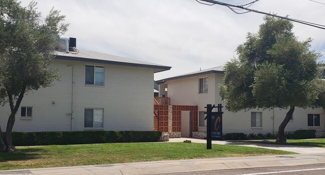 Building Photo - 2417 E Campbell Ave