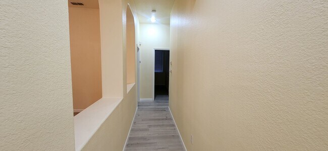 Building Photo - Large single story 4bd/3bath home in Elk Grove!!!