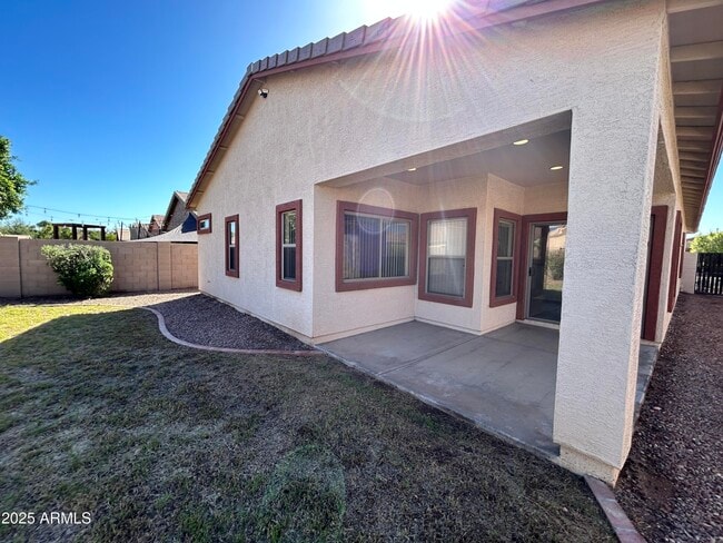 Building Photo - 13768 W Country Gables Dr