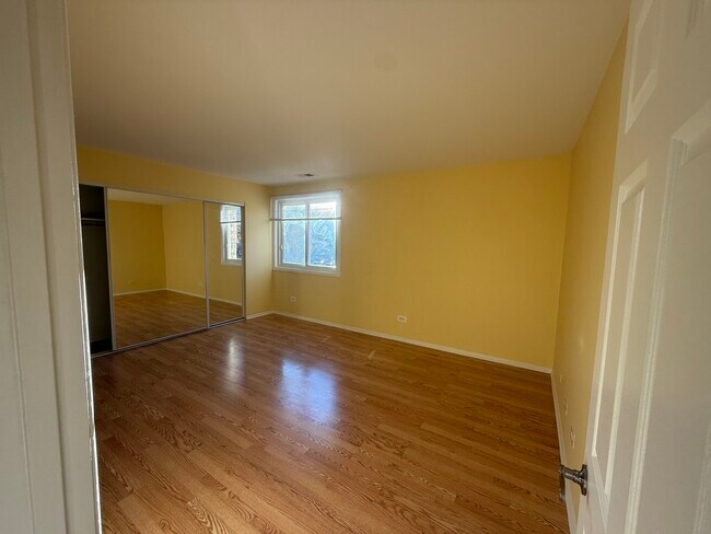 Building Photo - 2600 Brookwood Way Dr