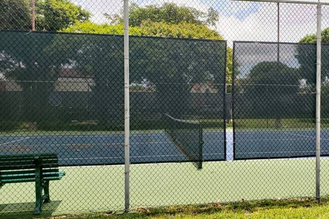 Building Photo - 693 NW 102 Pl