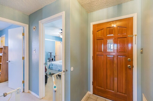 Building Photo - Beautiful 3 Bedroom/2 Bath Home