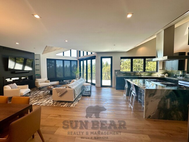 Building Photo - Luxury Mountain Retreat