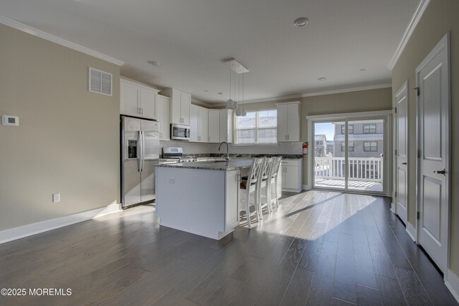 Building Photo - 26 Mariveles Wy