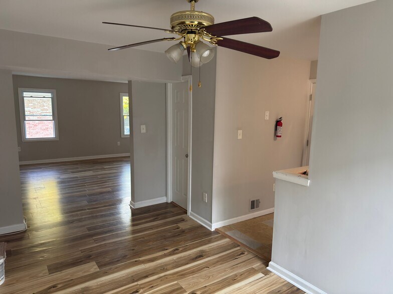 Building Photo - 16707 Chowning Ct