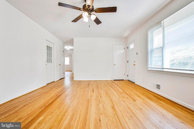 Building Photo - 11813 Macon St