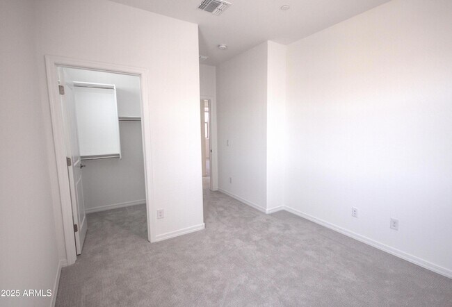 Building Photo - 21326 W Roanoke Ave