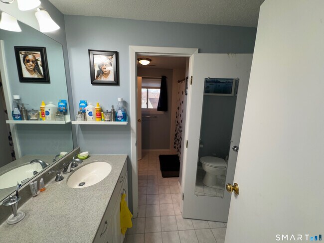 Building Photo - 17 Coram Rd