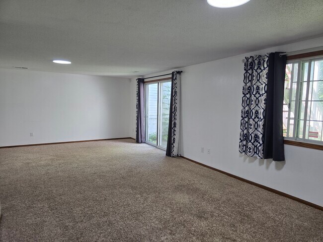 Building Photo - 5759 Donegal Dr