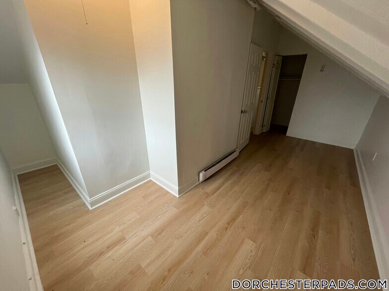 Building Photo - 402 Neponset Ave