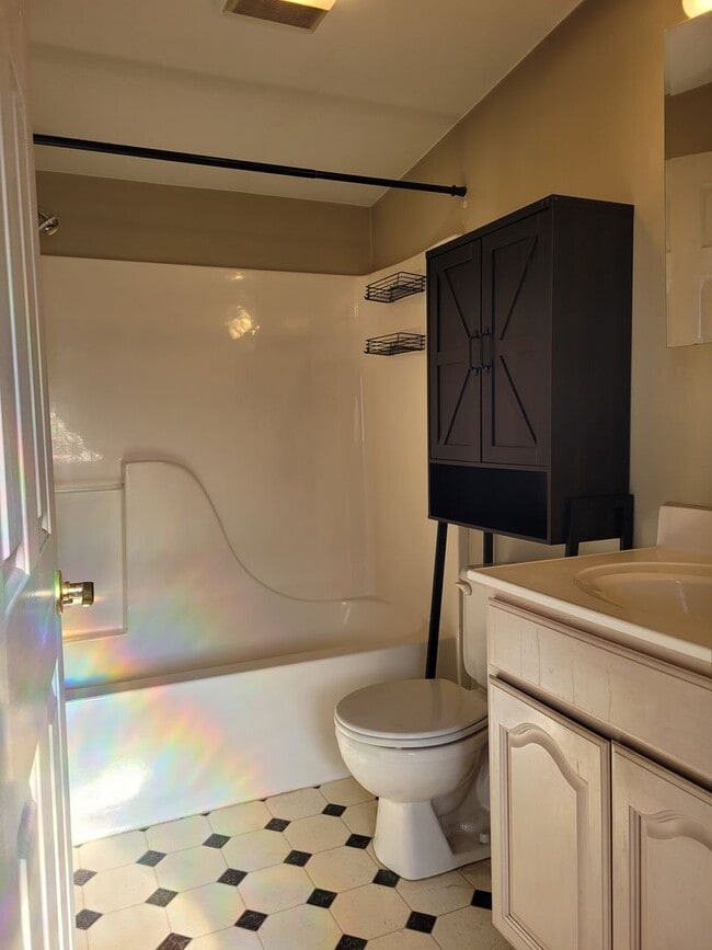 Building Photo - 3 N Washington St