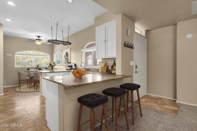 Building Photo - Available furnished or unfurnished (brand New Furniture) Amazing Condo available today